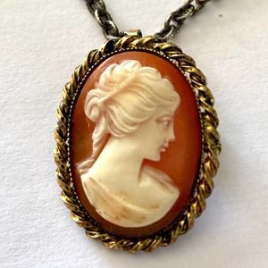 20s Cameo cornelian shell pendant brooch chain necklace
